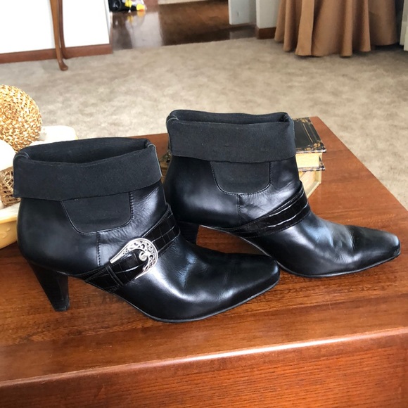 Brighton Shoes - 💐Brighton “ROSITA” bootie